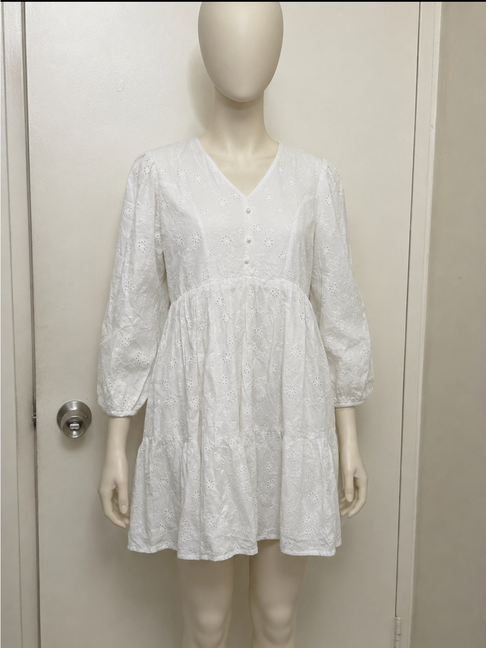 Dorothy Perkins white eyelet embroidered bobydull Tiered V-Neck Tunic